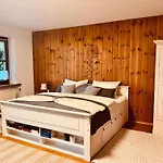 Gardenview Apartment *